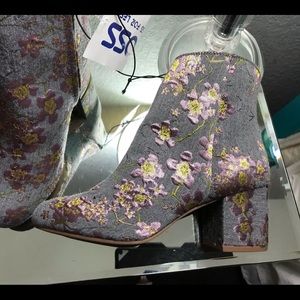 Womens shoes
